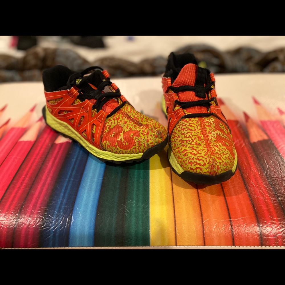 Boys shoes
